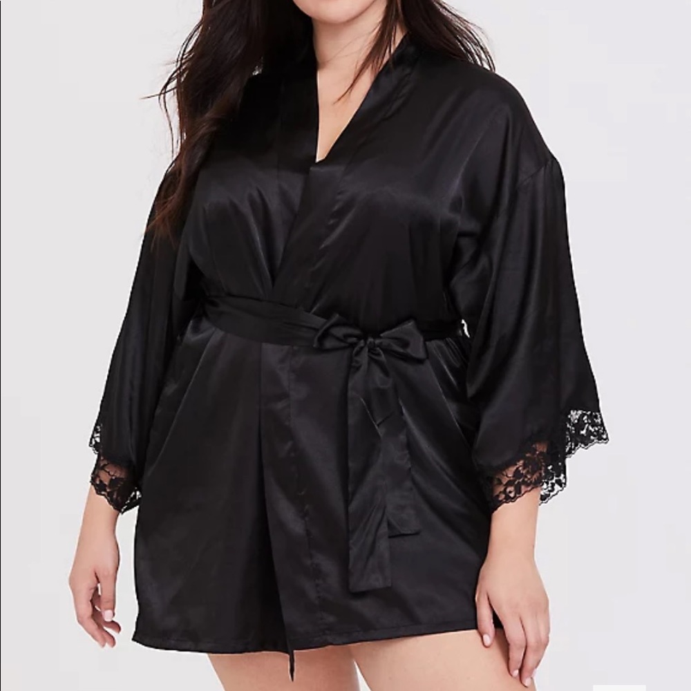 Torrid Satin Lace Trim Robe Plus Size 2